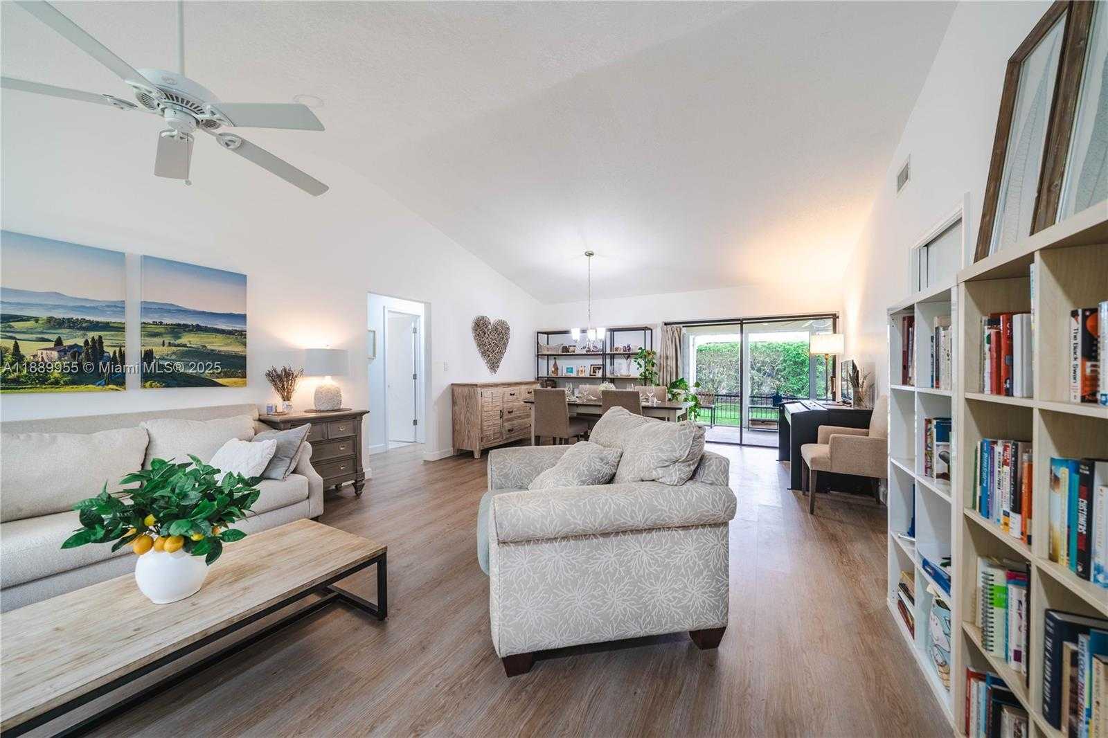 Small Image of 7747 CLOVERFIELD CIR, Boca Raton Number 6
