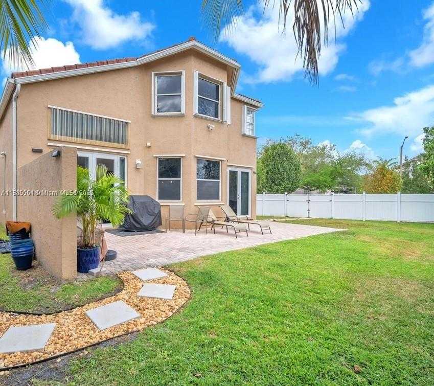 Small Image of 399 NORTH WEST 154TH AVE, Pembroke Pines Number 3