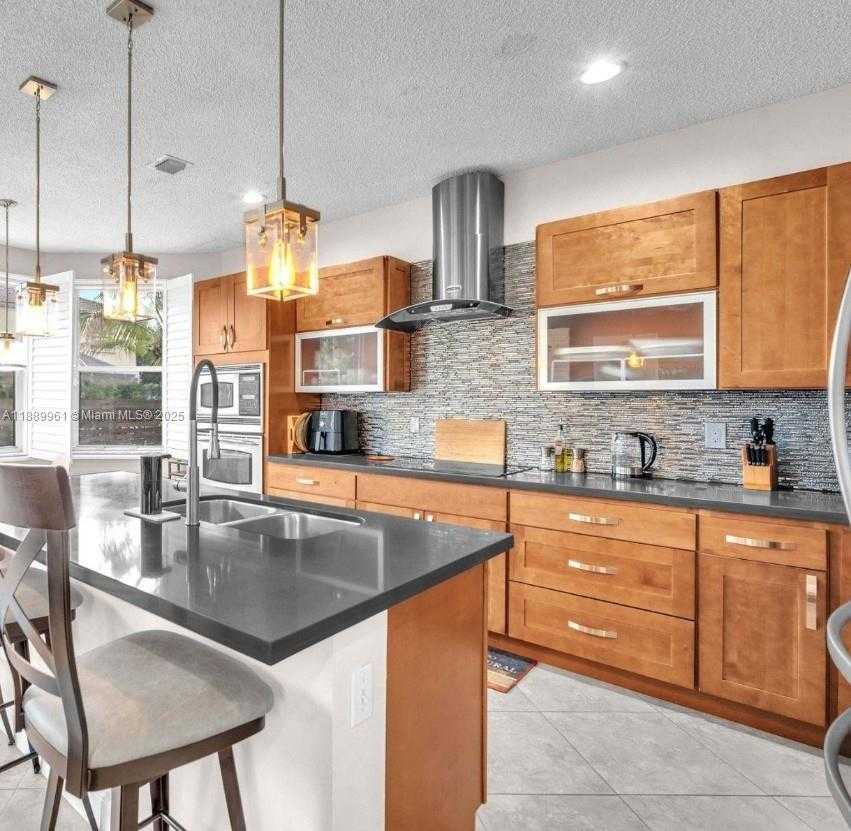 Small Image of 399 NORTH WEST 154TH AVE, Pembroke Pines Number 4