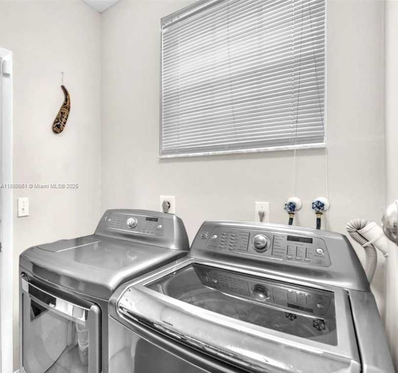 Small Image of 399 NORTH WEST 154TH AVE, Pembroke Pines Number 7