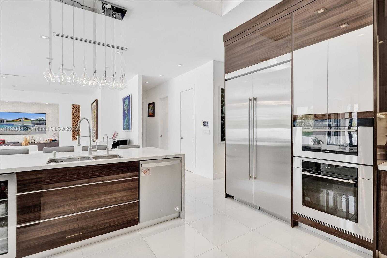 Small Image of 2600 SOUTH WEST 128TH CT, Miami Number 15
