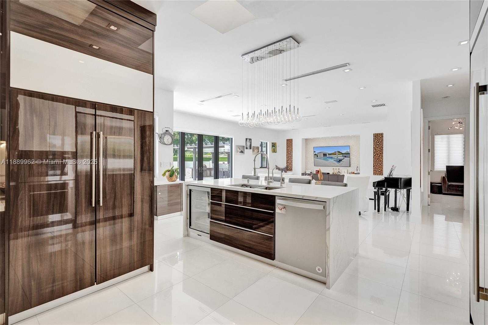 Small Image of 2600 SOUTH WEST 128TH CT, Miami Number 16
