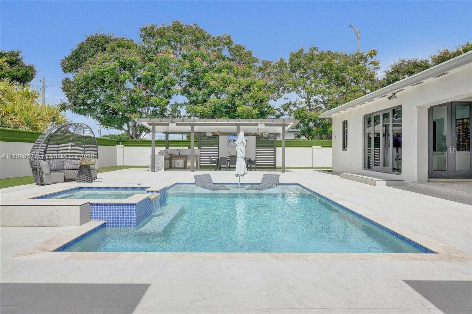 Small Image of 2600 SOUTH WEST 128TH CT, Miami Number 18