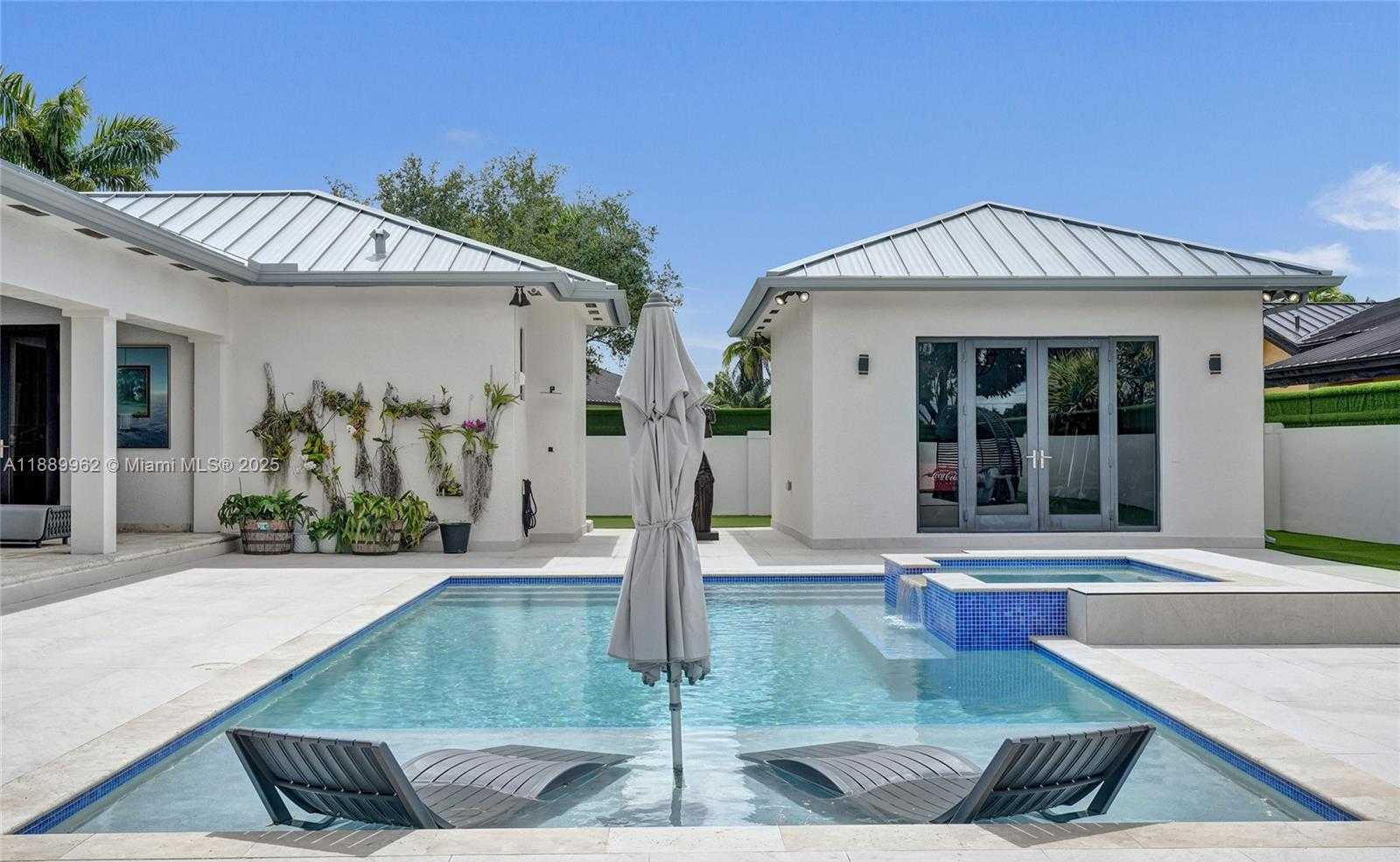 Small Image of 2600 SOUTH WEST 128TH CT, Miami Number 20