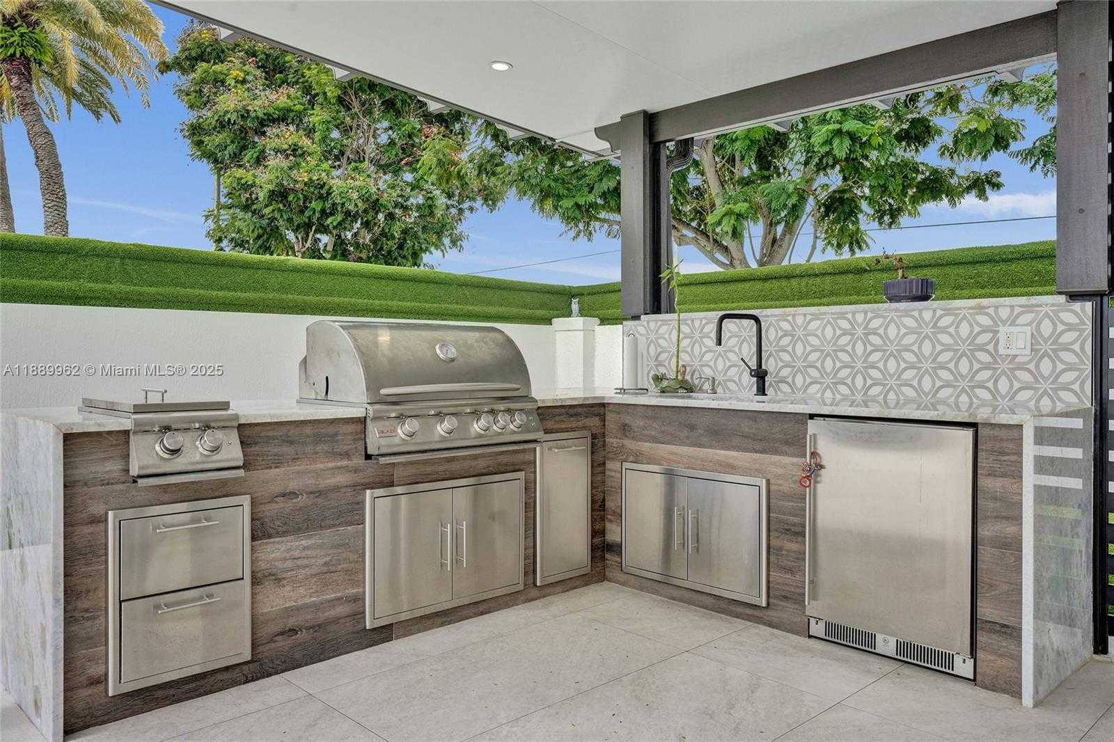 Small Image of 2600 SOUTH WEST 128TH CT, Miami Number 22