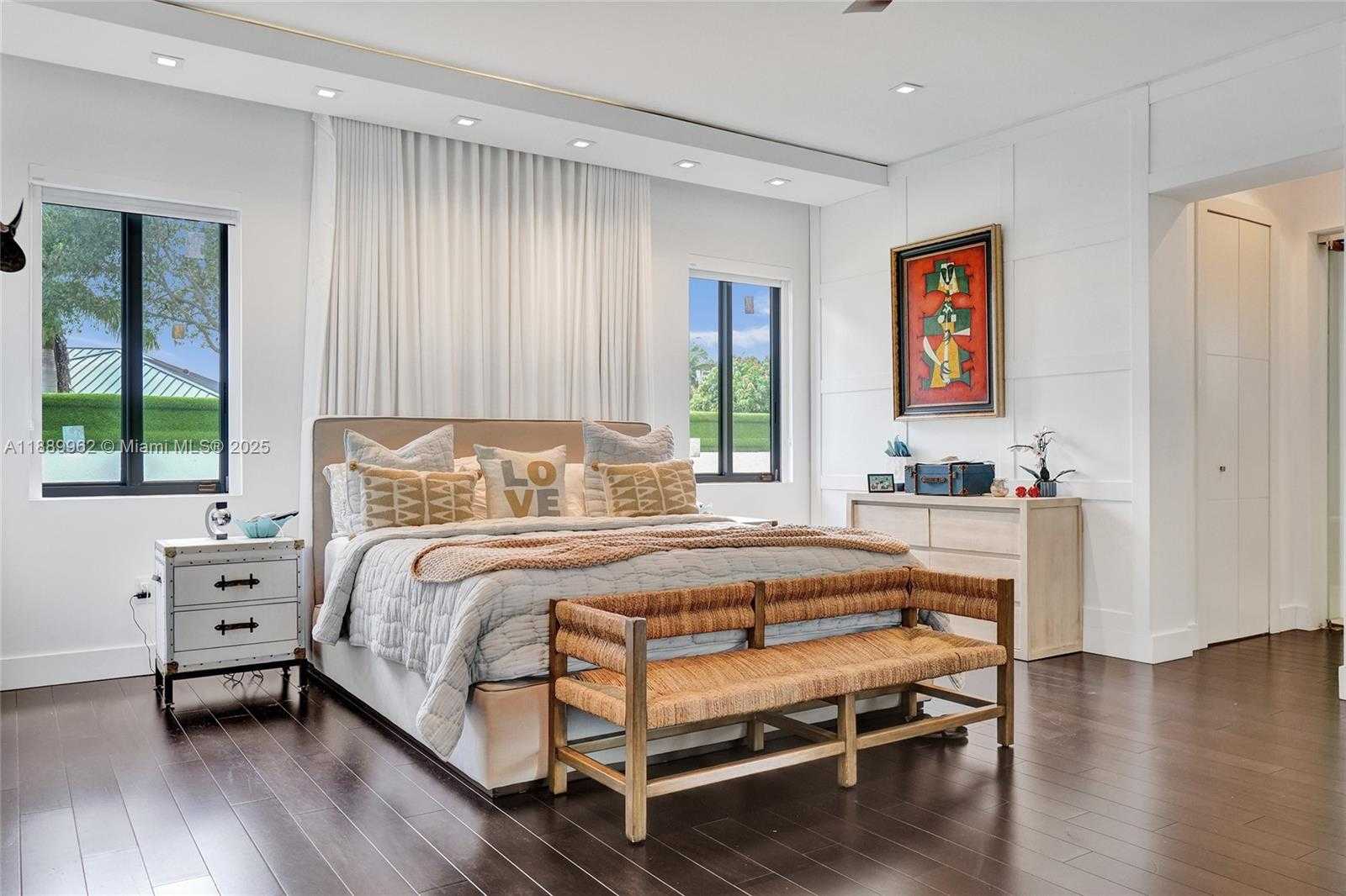 Small Image of 2600 SOUTH WEST 128TH CT, Miami Number 31