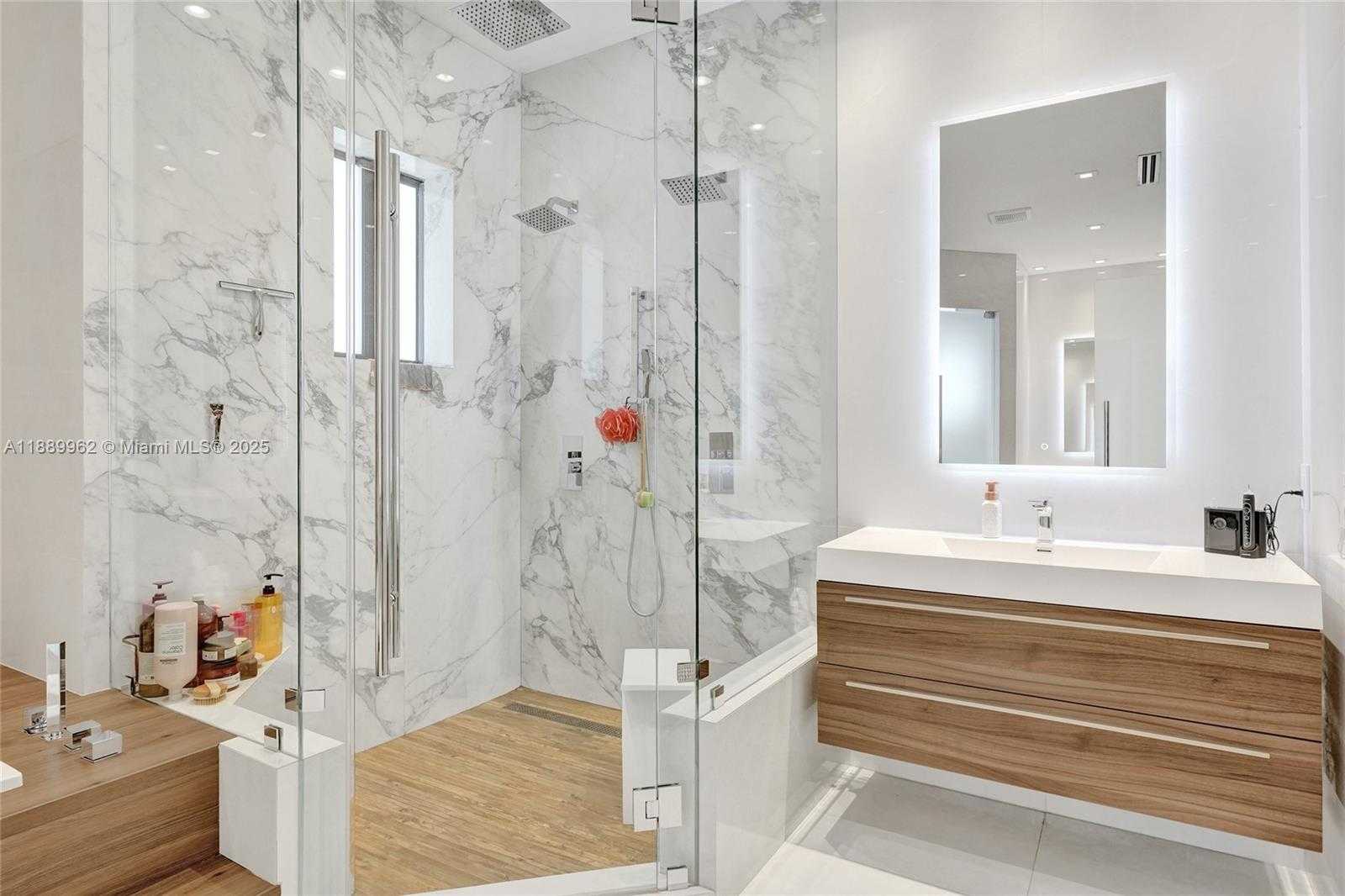 Small Image of 2600 SOUTH WEST 128TH CT, Miami Number 34