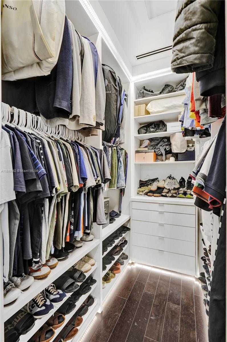 Small Image of 2600 SOUTH WEST 128TH CT, Miami Number 36