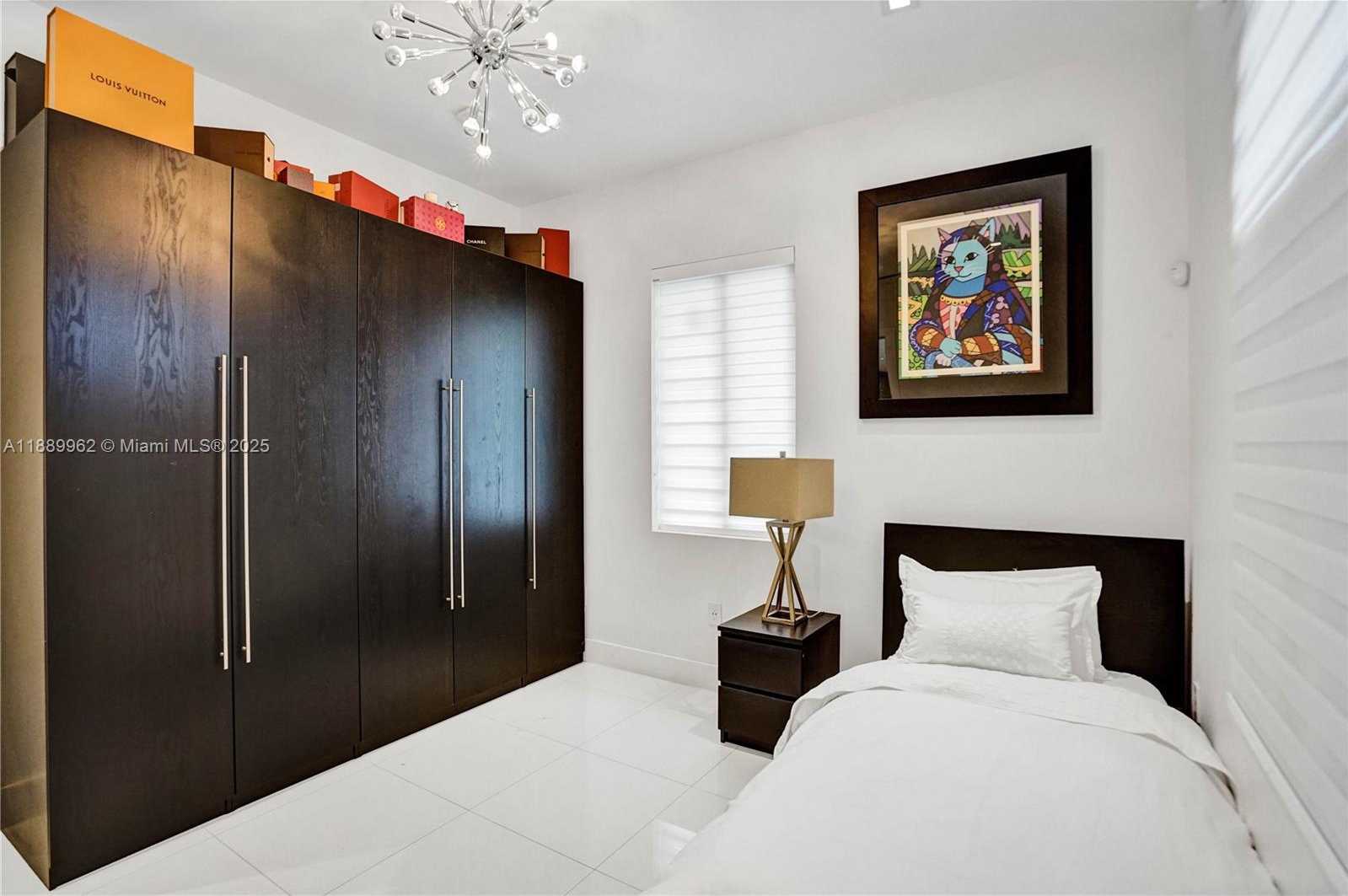 Small Image of 2600 SOUTH WEST 128TH CT, Miami Number 43