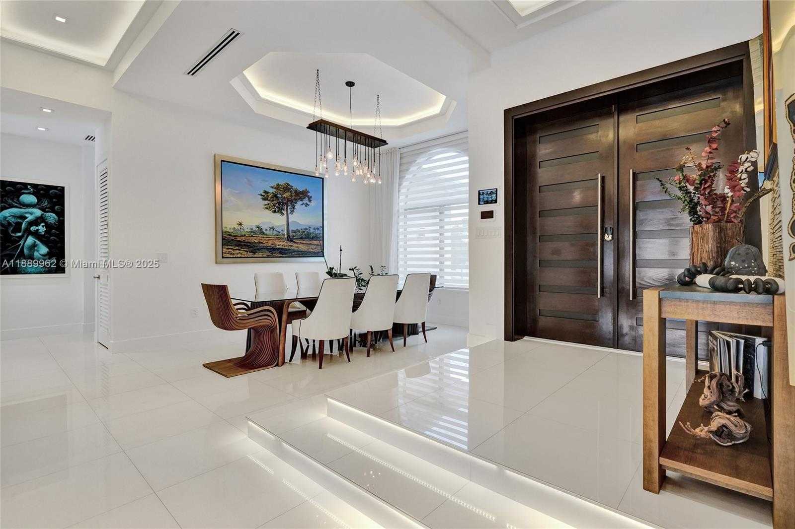 Small Image of 2600 SOUTH WEST 128TH CT, Miami Number 7