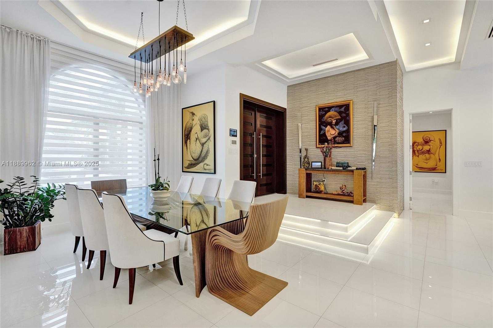 Small Image of 2600 SOUTH WEST 128TH CT, Miami Number 8