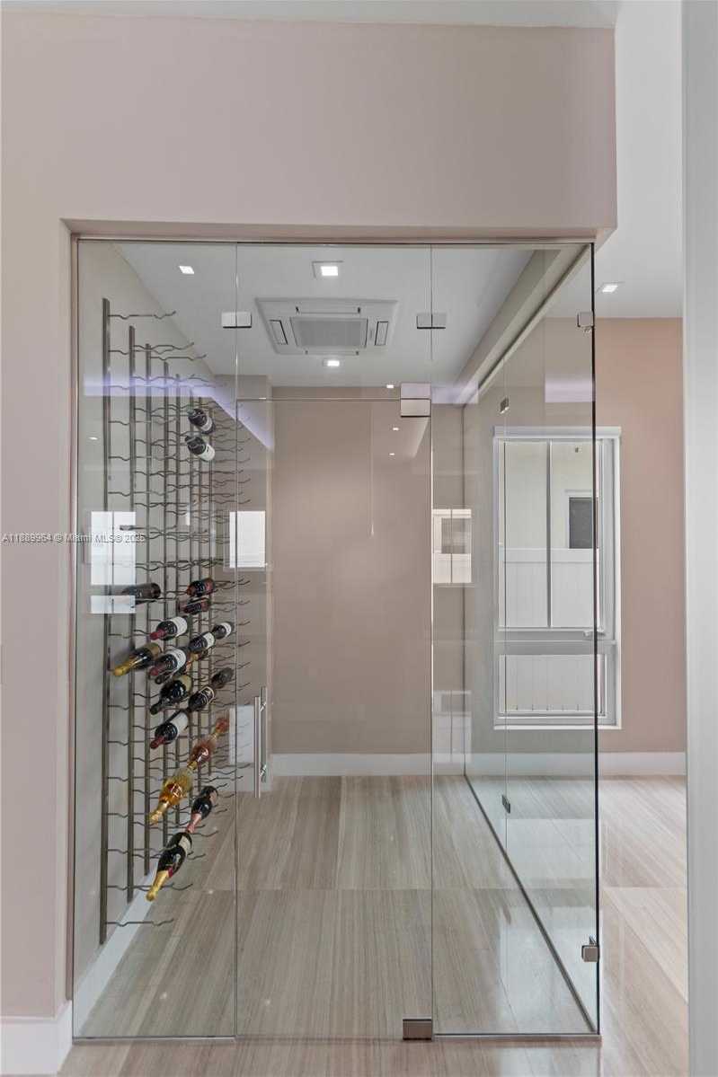 Small Image of 8415 NORTH WEST 34TH DR, Doral Number 15