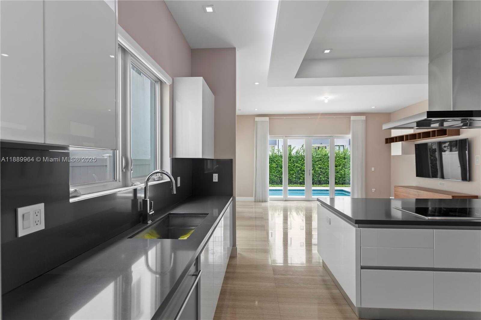 Small Image of 8415 NORTH WEST 34TH DR, Doral Number 20