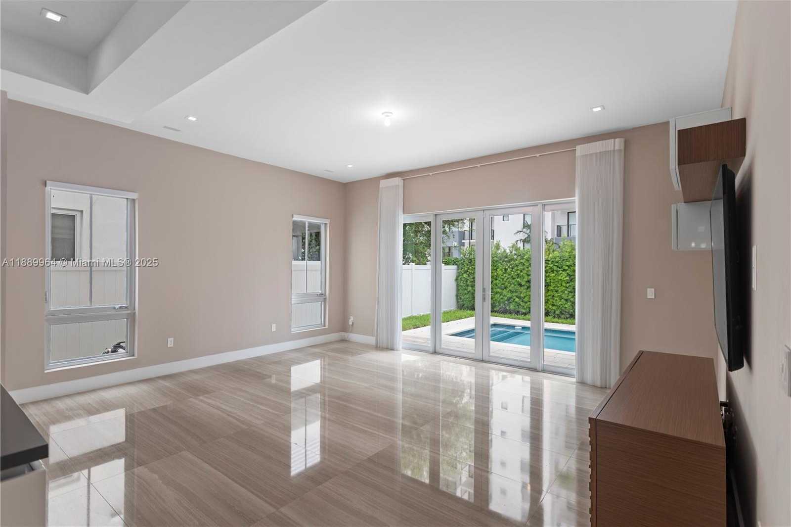 Small Image of 8415 NORTH WEST 34TH DR, Doral Number 23