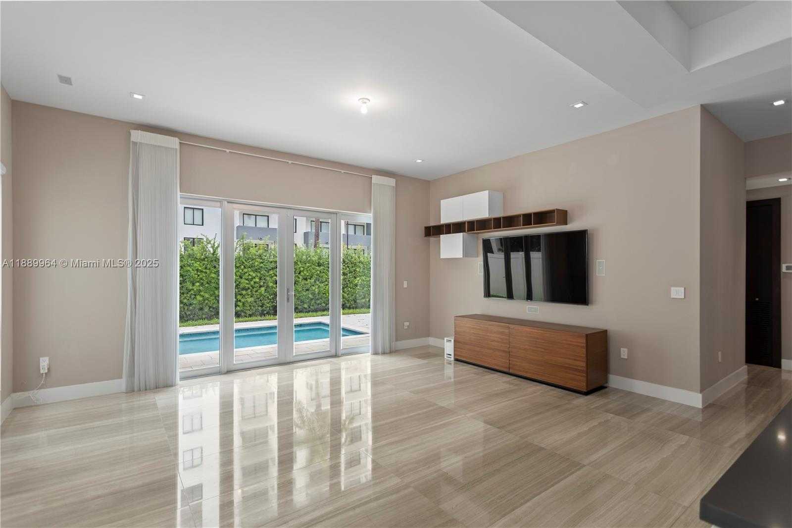 Small Image of 8415 NORTH WEST 34TH DR, Doral Number 25