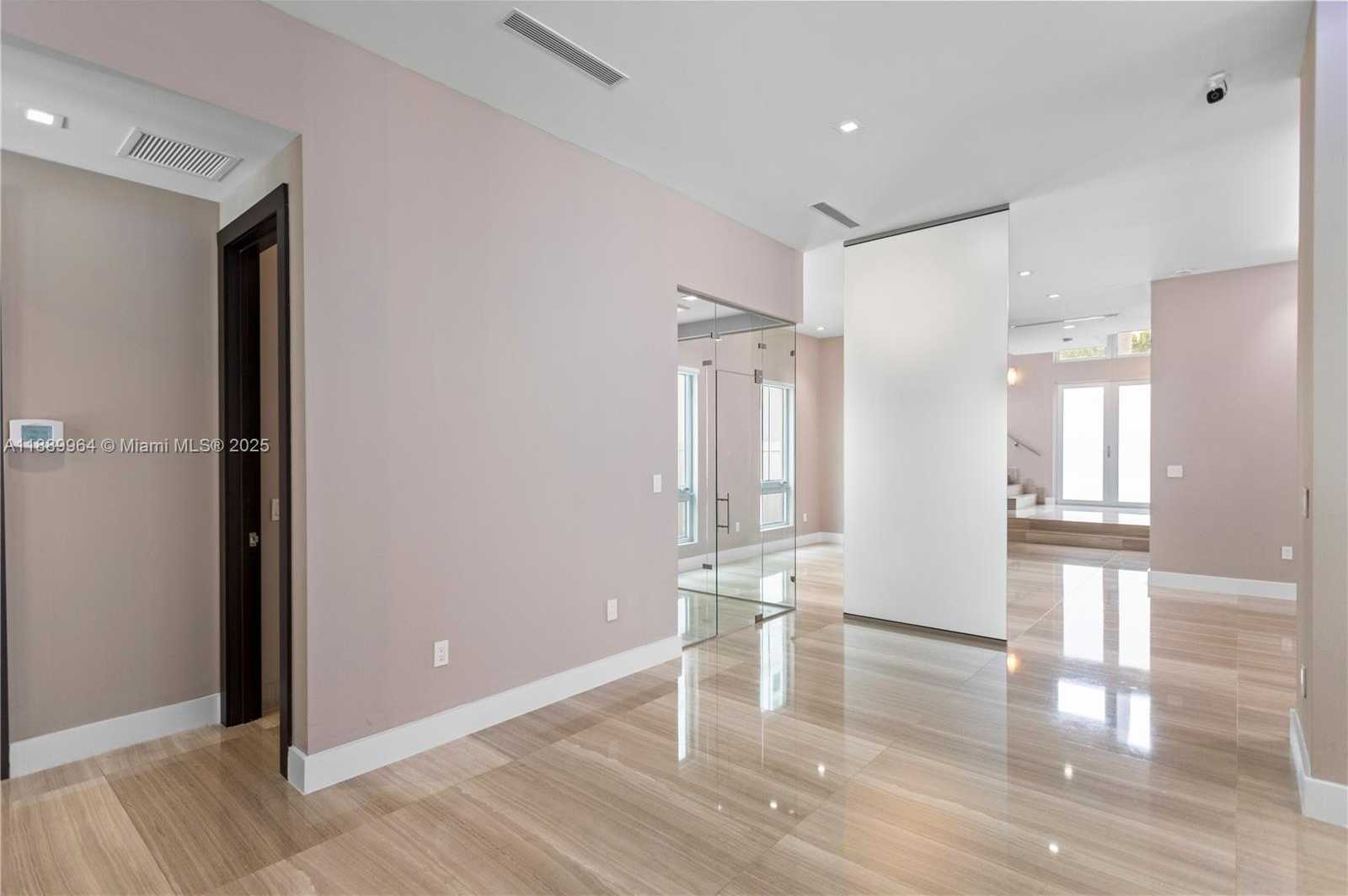 Small Image of 8415 NORTH WEST 34TH DR, Doral Number 33