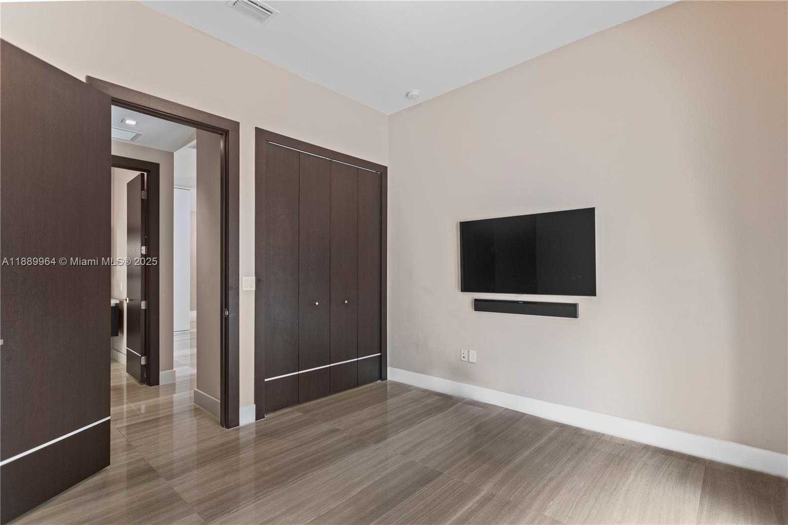 Small Image of 8415 NORTH WEST 34TH DR, Doral Number 43