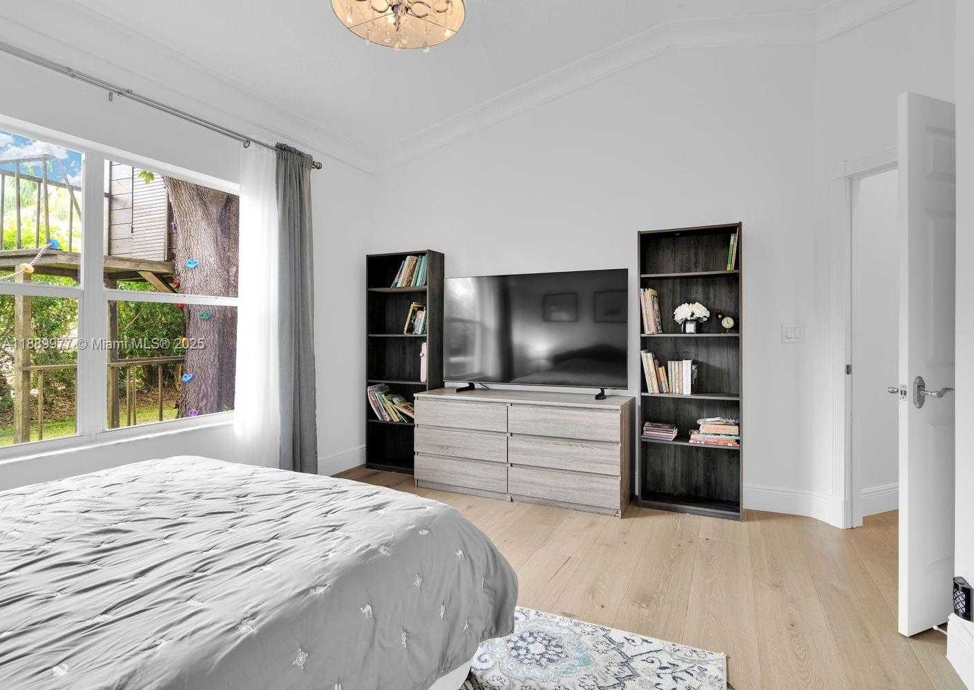 Small Image of 6622 NEWPORT LAKE CIR, Boca Raton Number 19