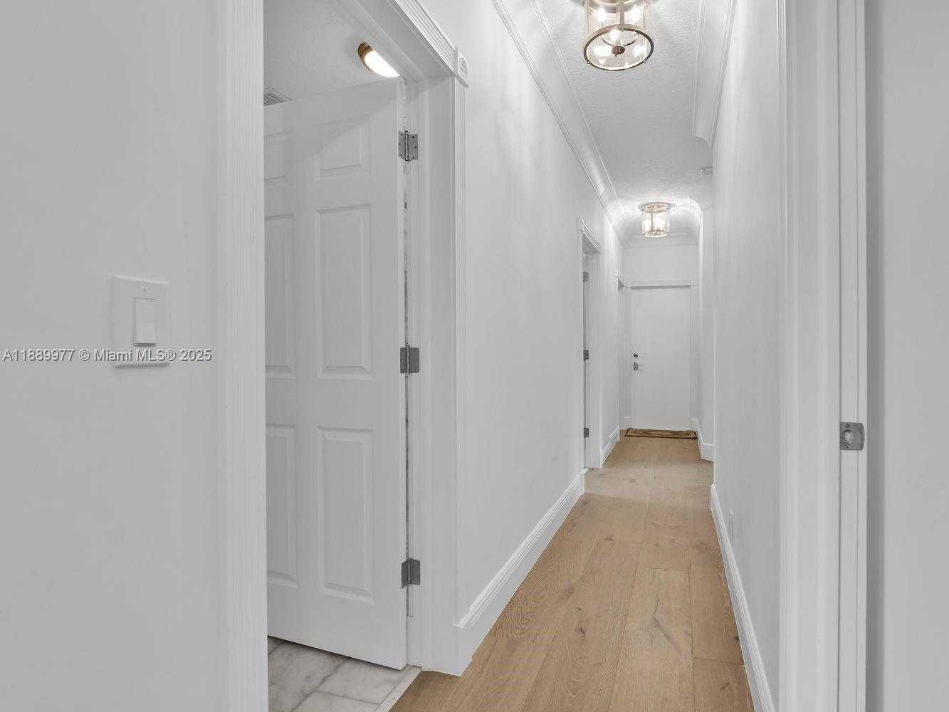 Small Image of 6622 NEWPORT LAKE CIR, Boca Raton Number 20
