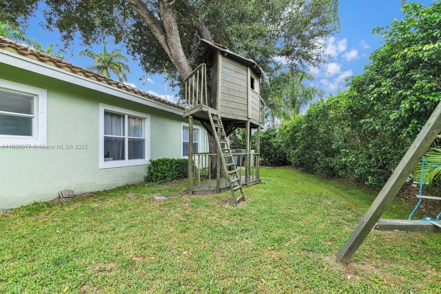 Small Image of 6622 NEWPORT LAKE CIR, Boca Raton Number 28