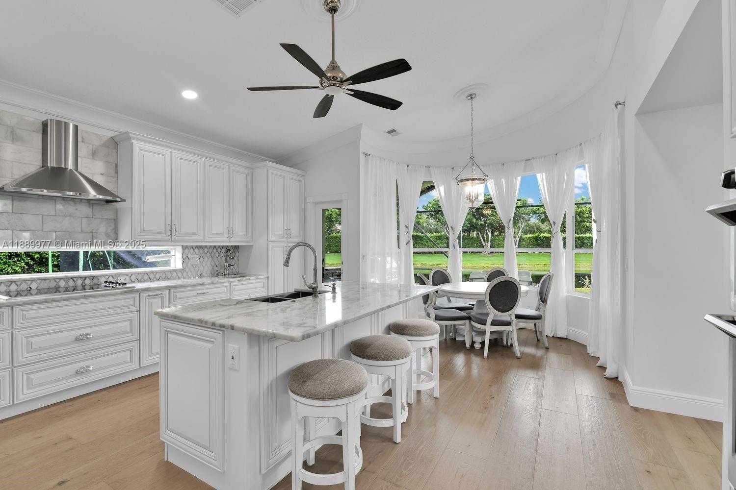 Small Image of 6622 NEWPORT LAKE CIR, Boca Raton Number 4