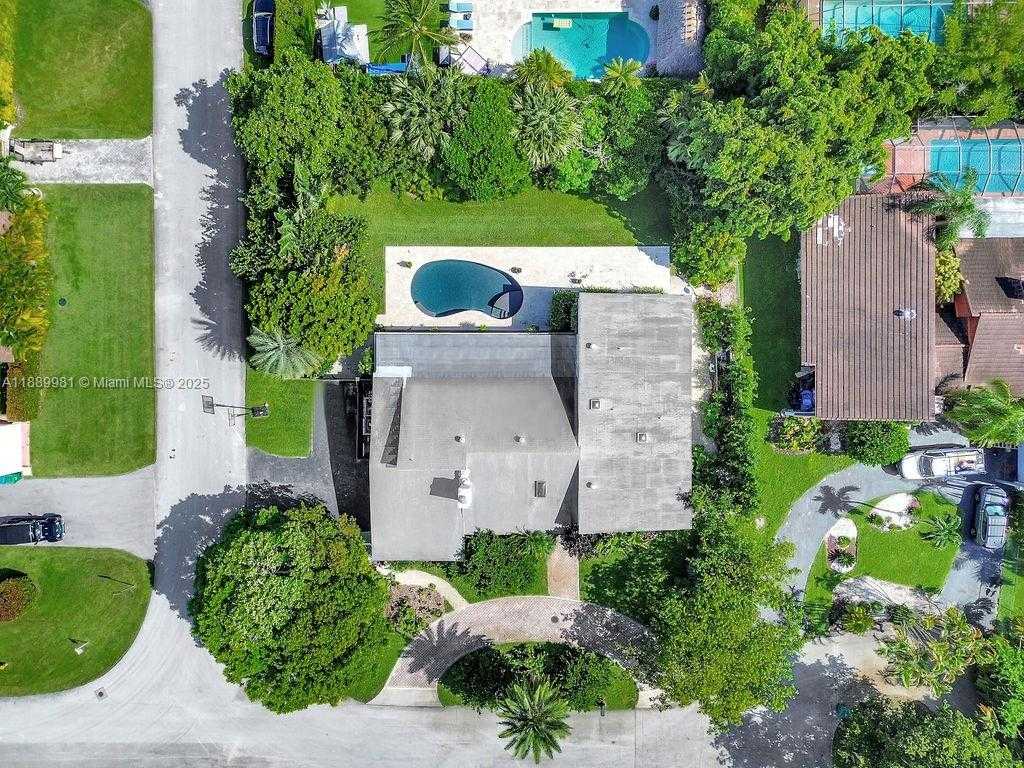 Small Image of 7761 SOUTH WEST 170TH ST, Palmetto Bay Number 38