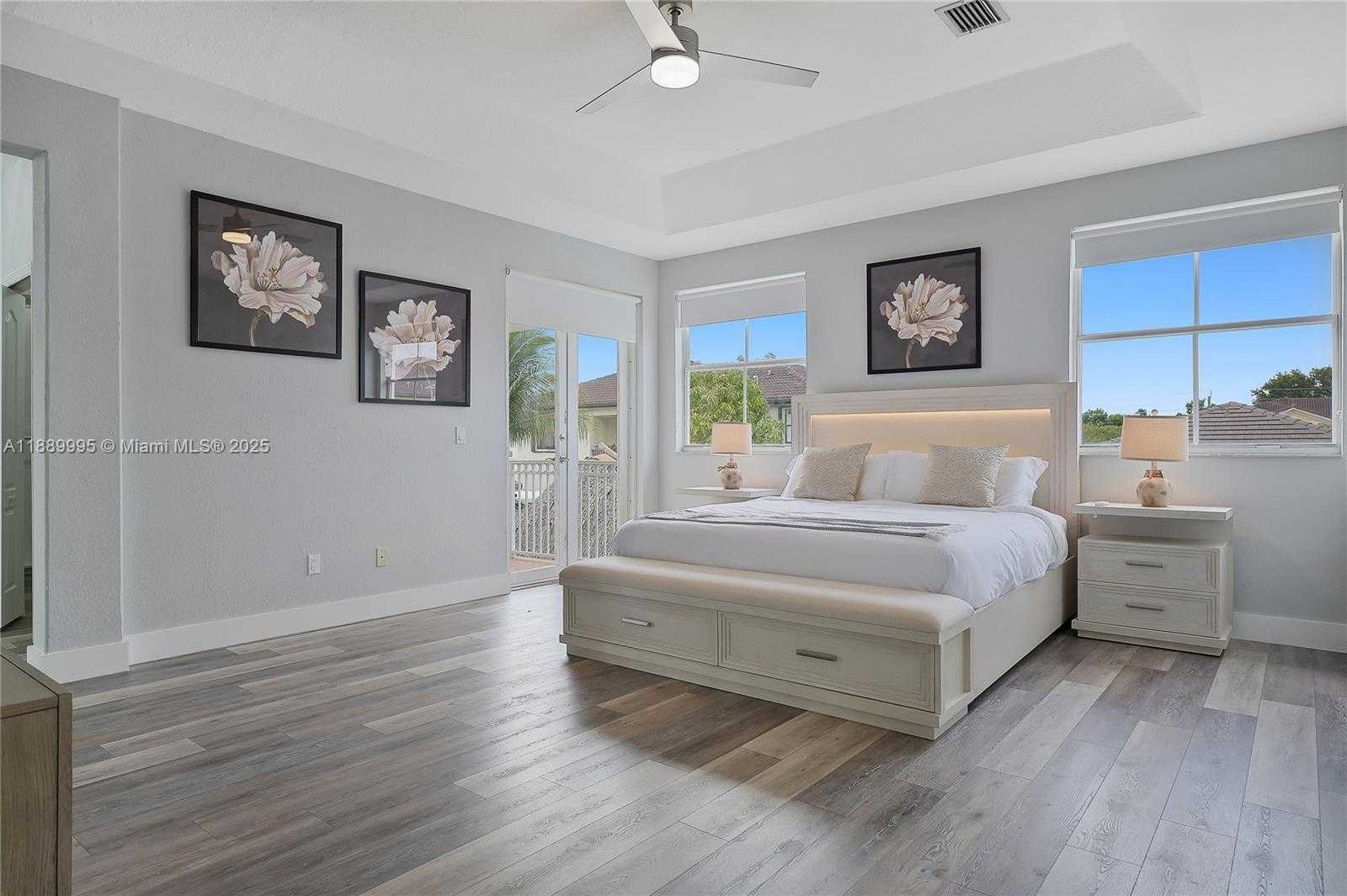 Small Image of 17933 NORTH WEST 87TH PL, Hialeah Number 16