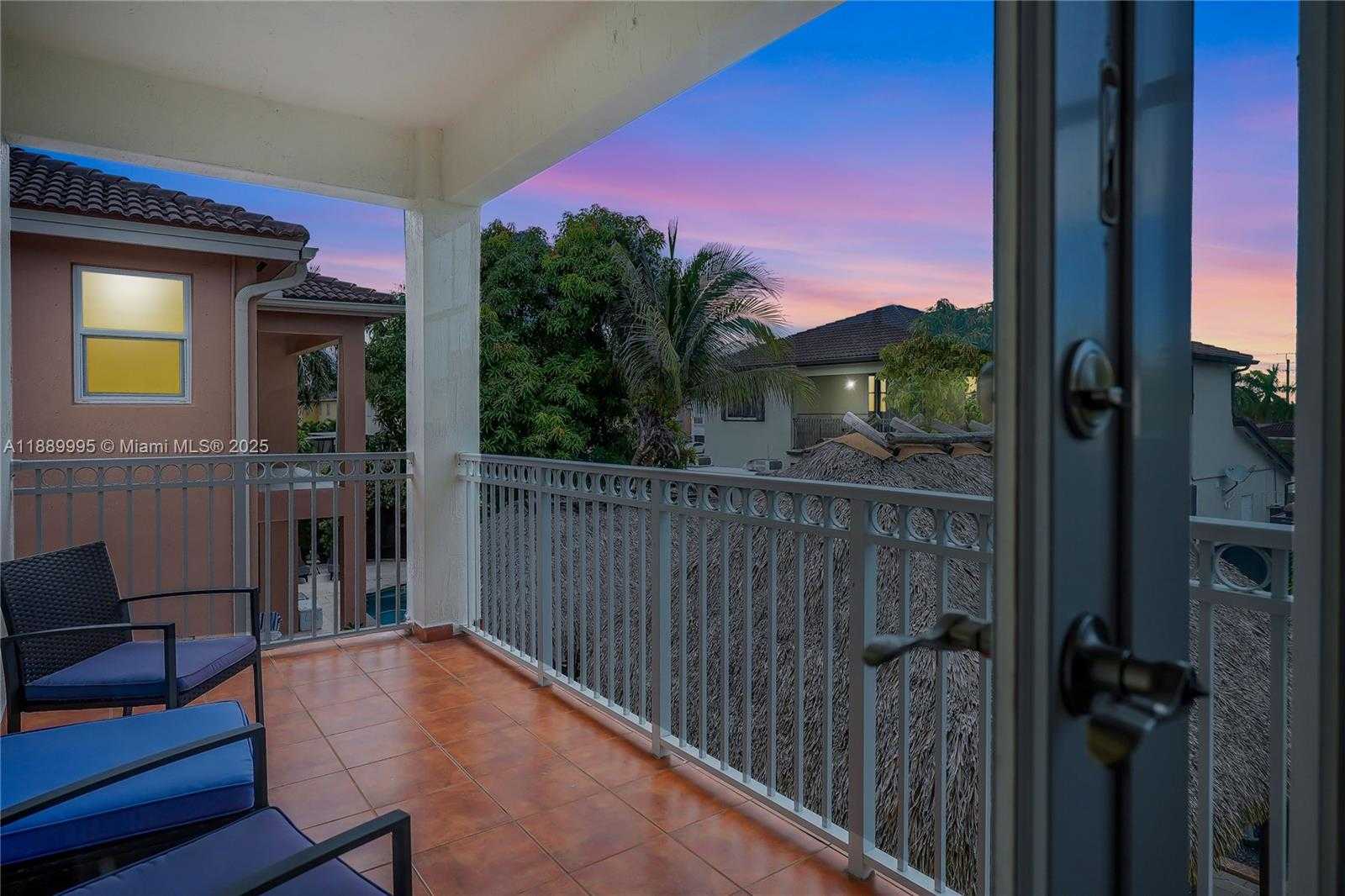 Small Image of 17933 NORTH WEST 87TH PL, Hialeah Number 24