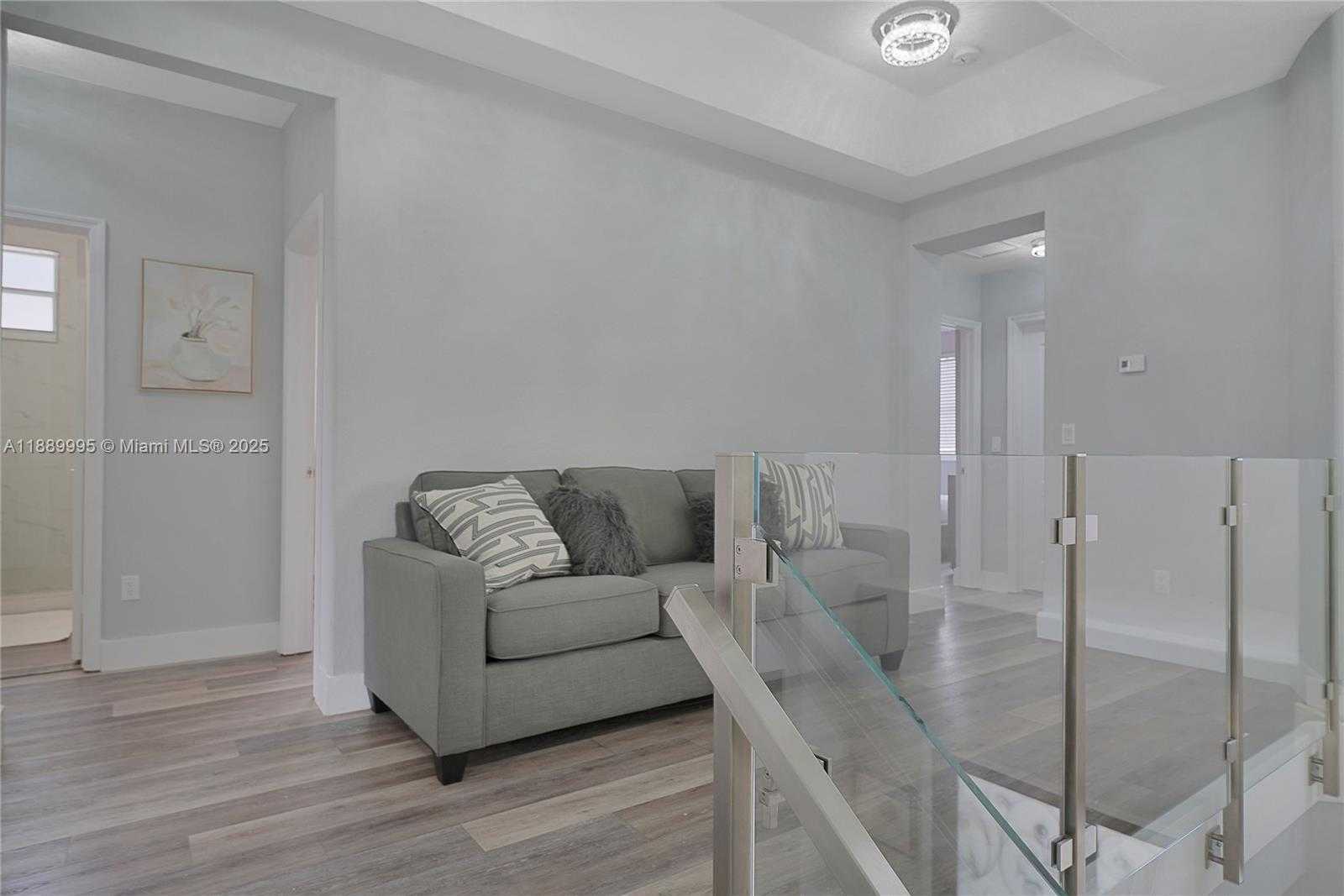 Small Image of 17933 NORTH WEST 87TH PL, Hialeah Number 25