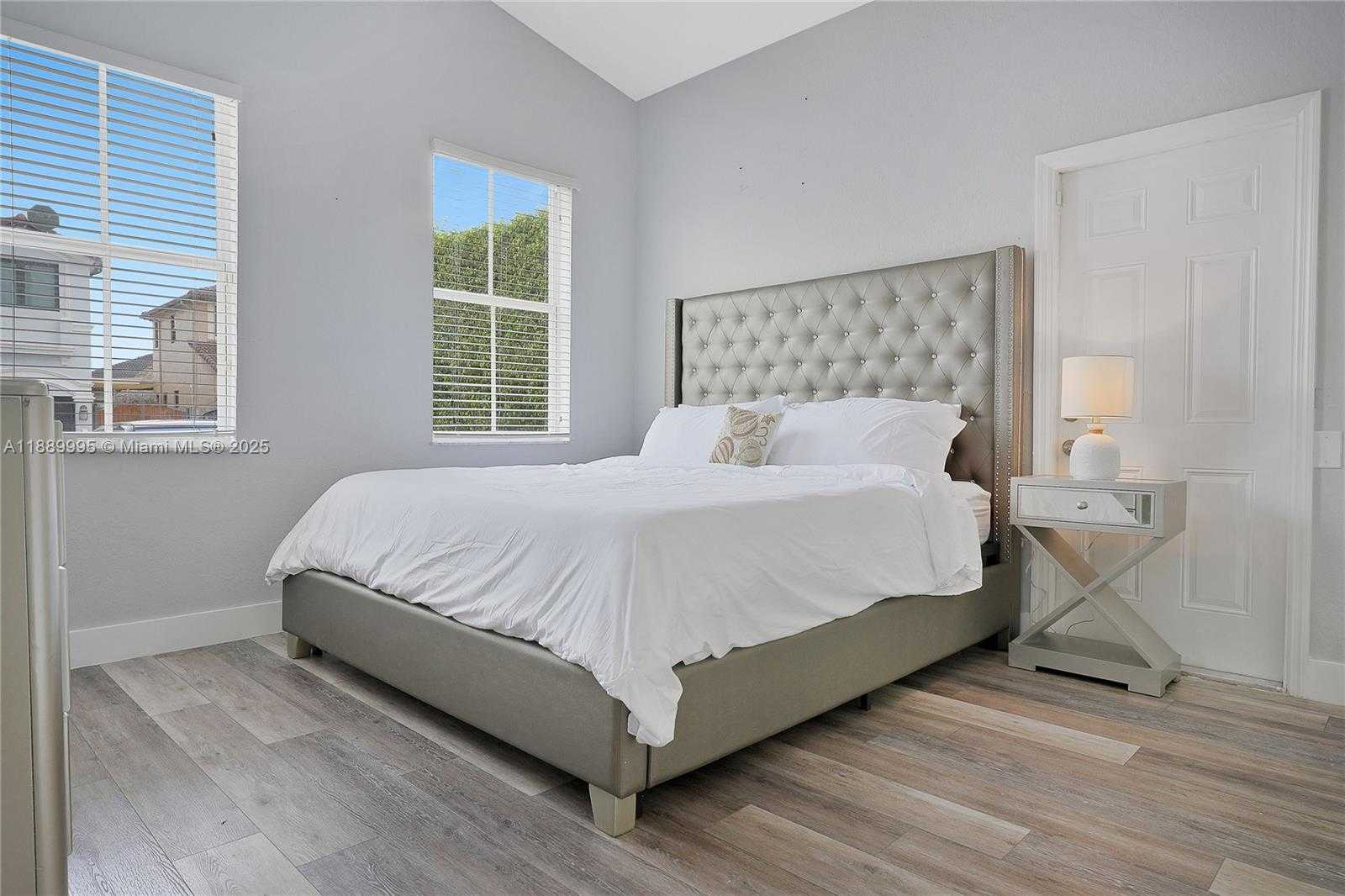 Small Image of 17933 NORTH WEST 87TH PL, Hialeah Number 26