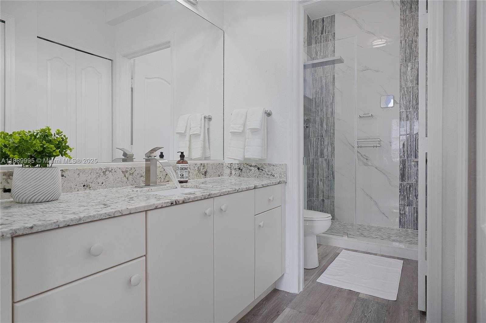 Small Image of 17933 NORTH WEST 87TH PL, Hialeah Number 29