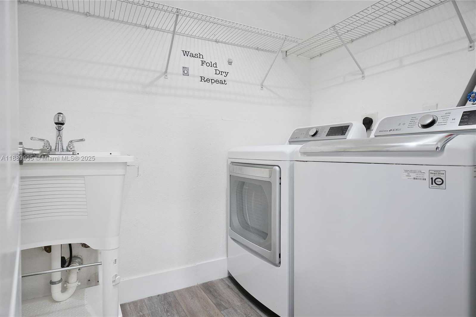 Small Image of 17933 NORTH WEST 87TH PL, Hialeah Number 37