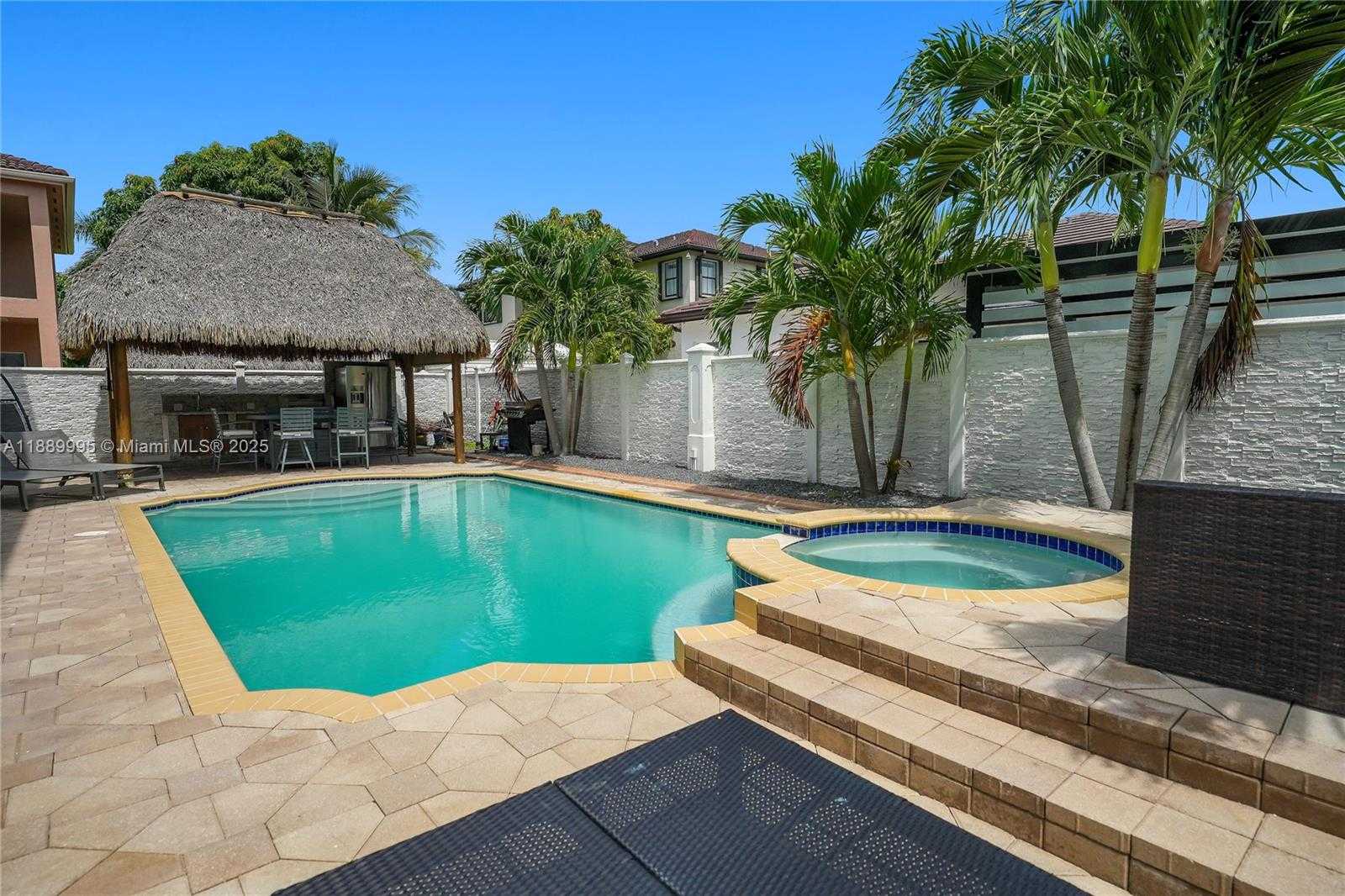 Small Image of 17933 NORTH WEST 87TH PL, Hialeah Number 42