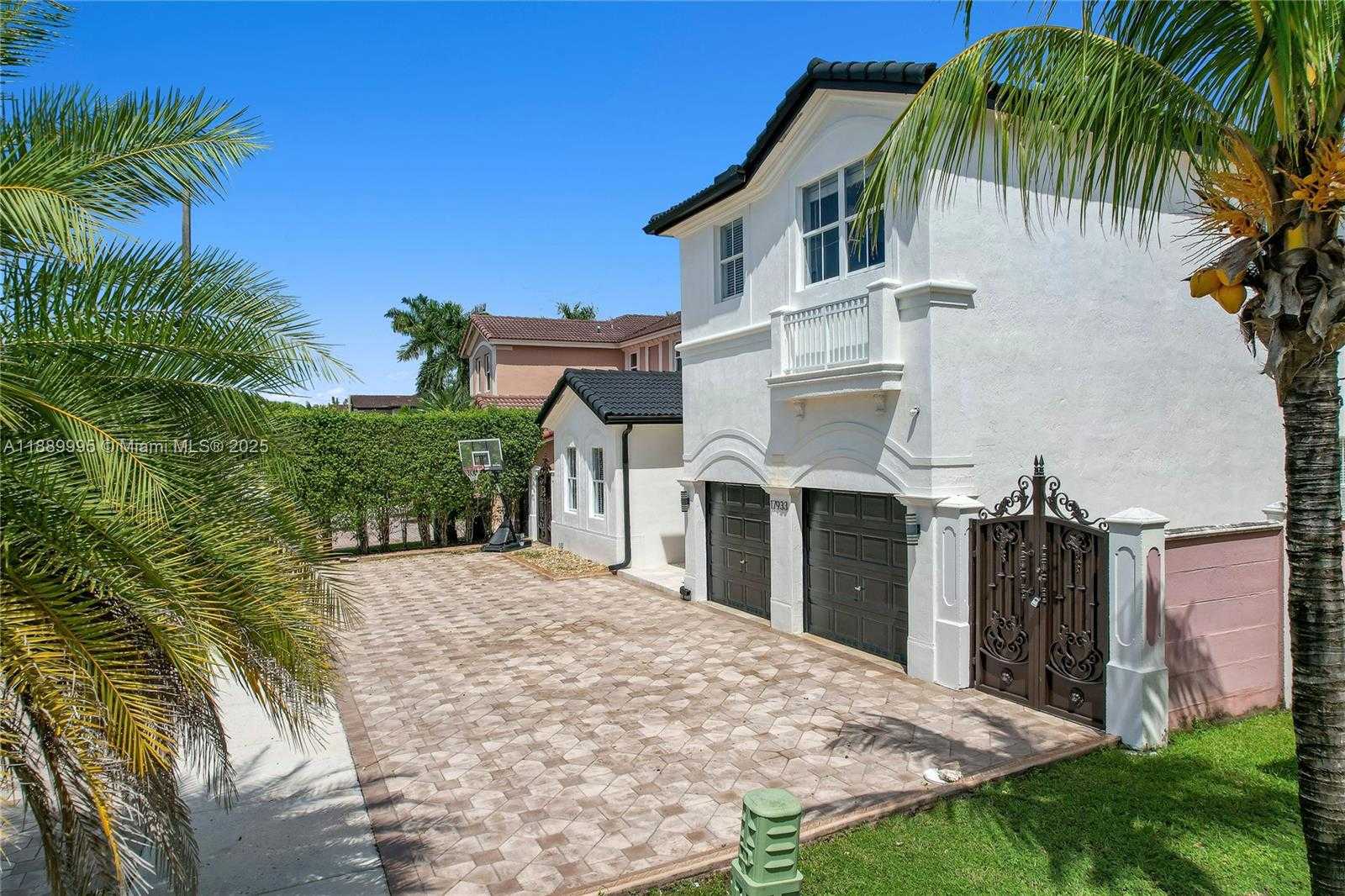 Small Image of 17933 NORTH WEST 87TH PL, Hialeah Number 51