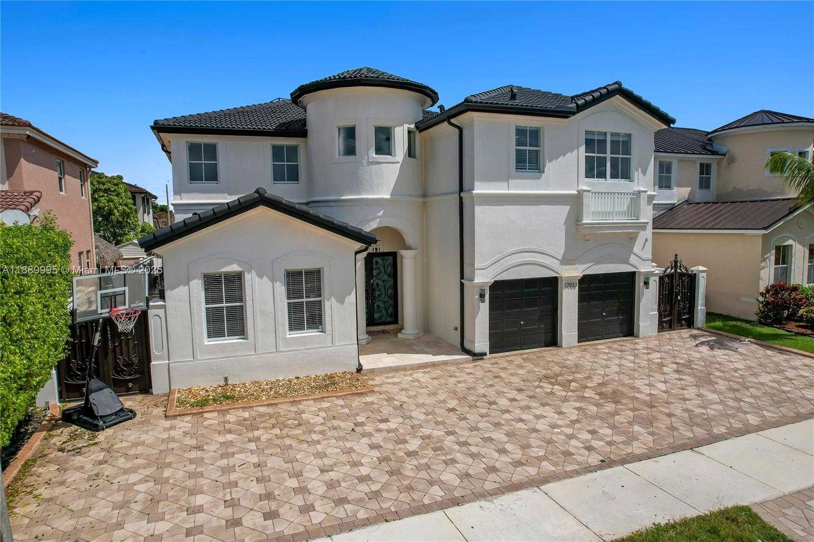 Small Image of 17933 NORTH WEST 87TH PL, Hialeah Number 52
