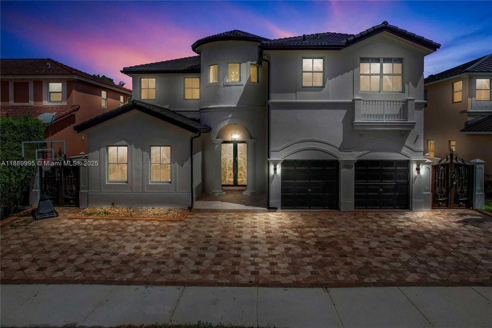 Small Image of 17933 NORTH WEST 87TH PL, Hialeah Number 53