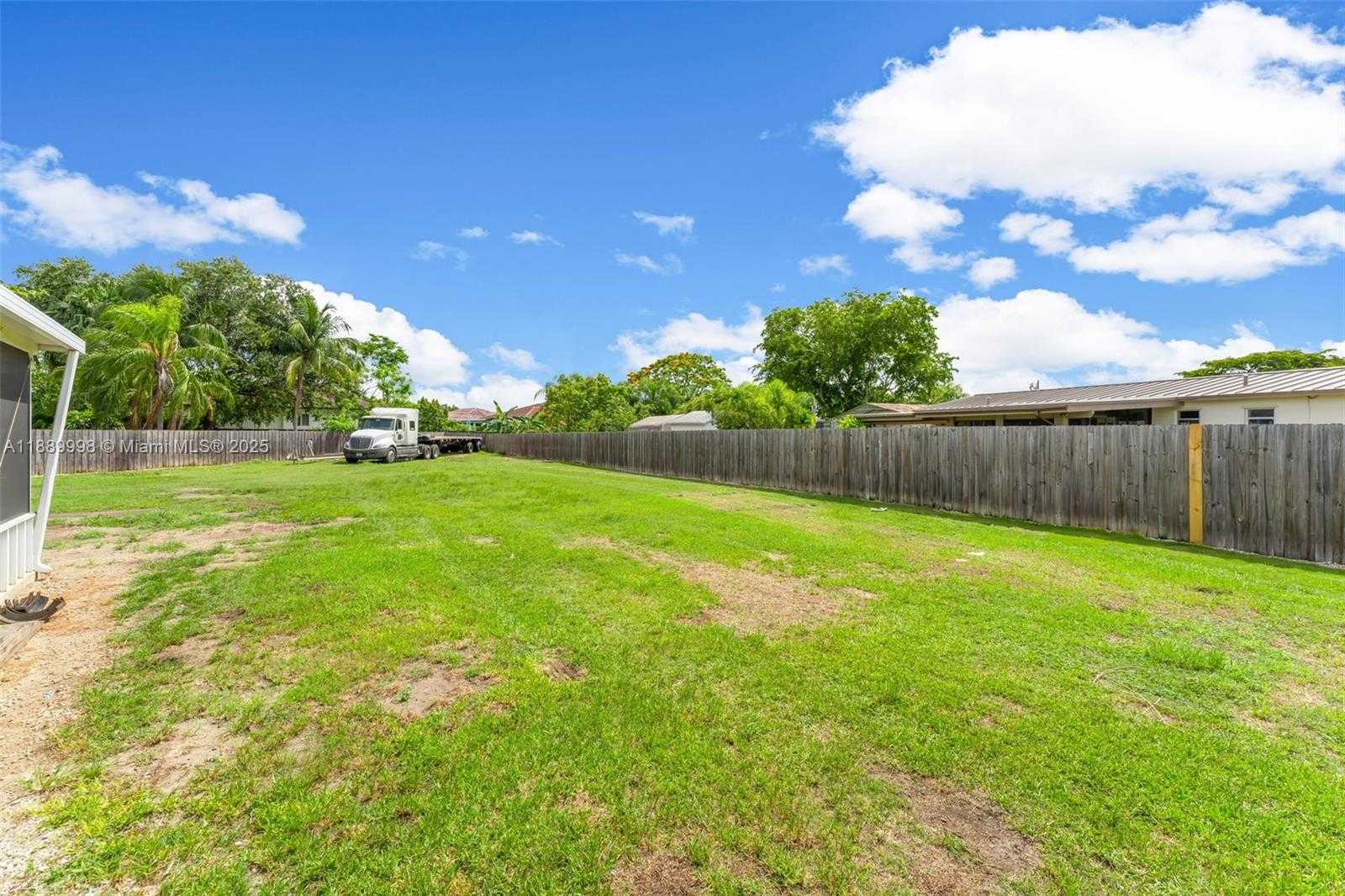 Small Image of 27645 SOUTH WEST 163RD AVE, Homestead Number 2