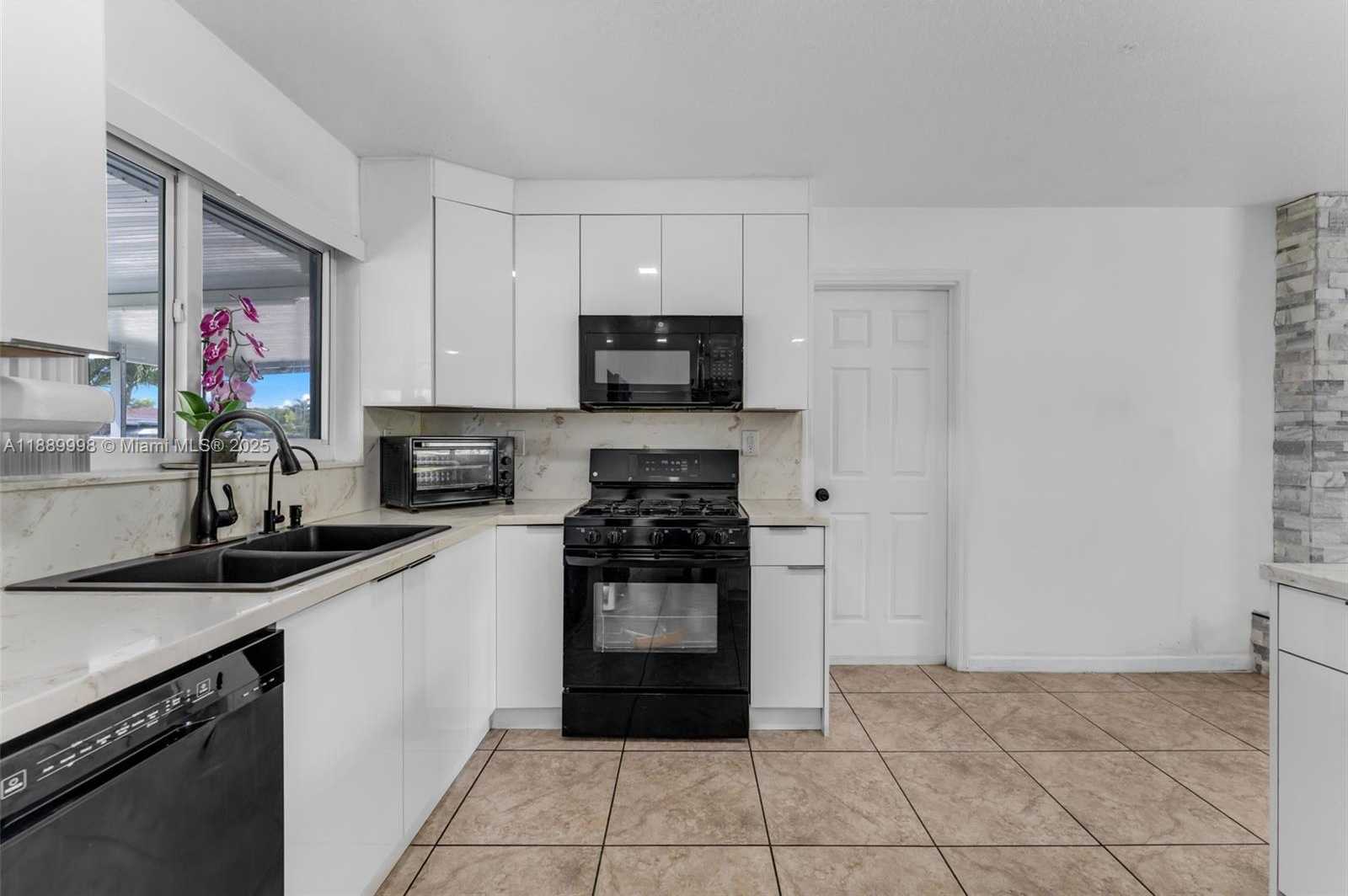 Small Image of 27645 SOUTH WEST 163RD AVE, Homestead Number 24