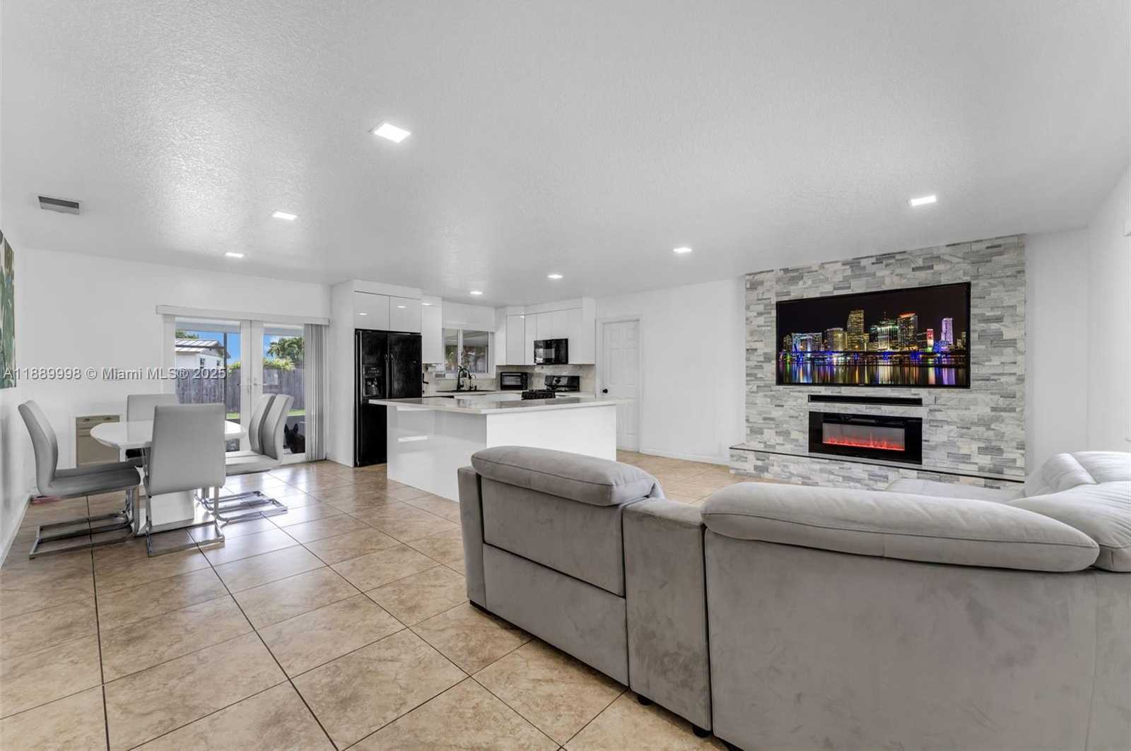 Small Image of 27645 SOUTH WEST 163RD AVE, Homestead Number 3