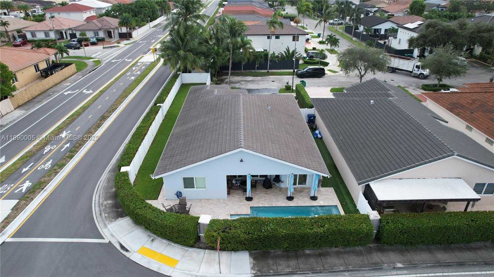 Small Image of 14562 NORTH WEST 88TH PL, Miami Lakes Number 11