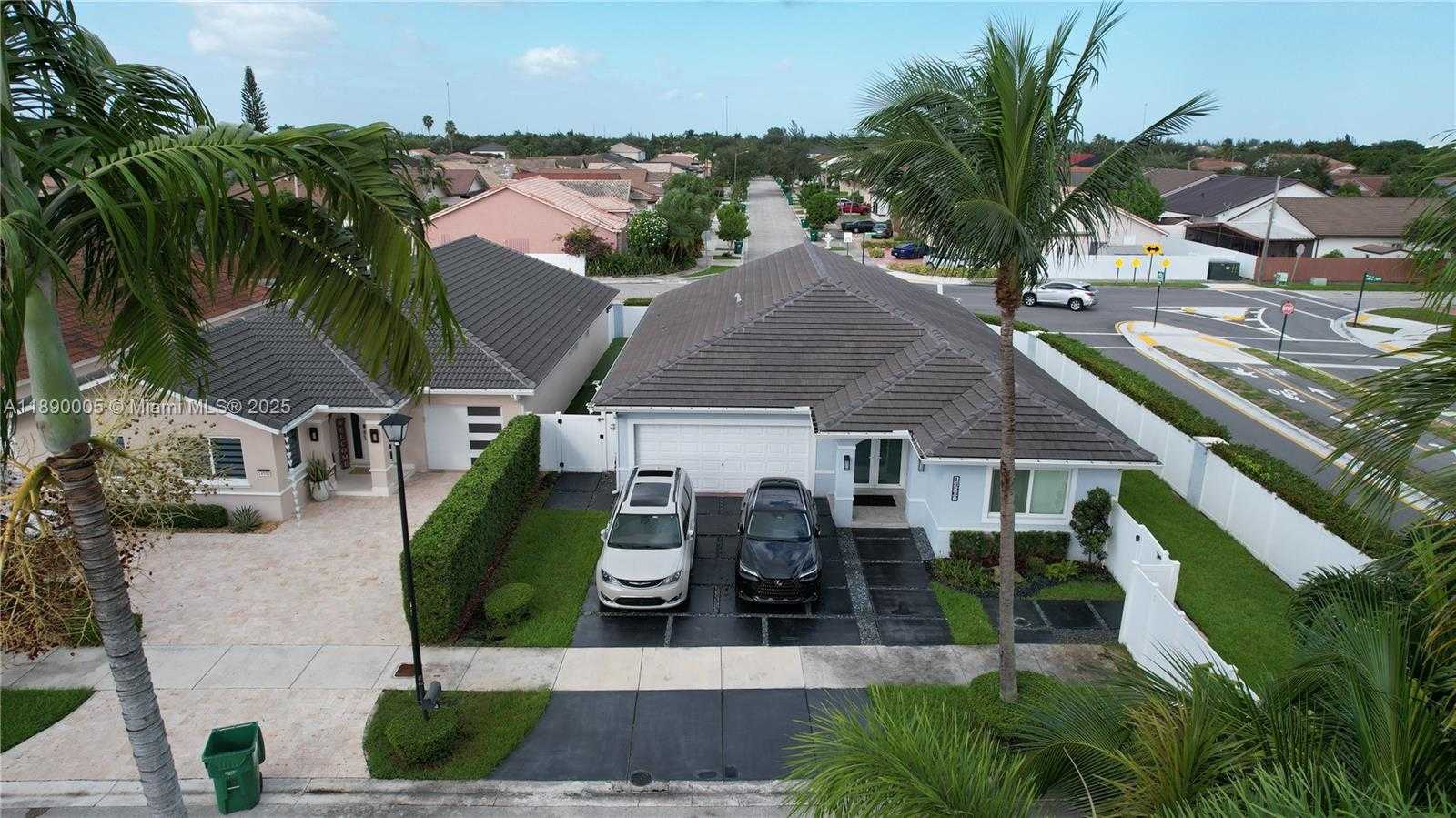 Small Image of 14562 NORTH WEST 88TH PL, Miami Lakes Number 3