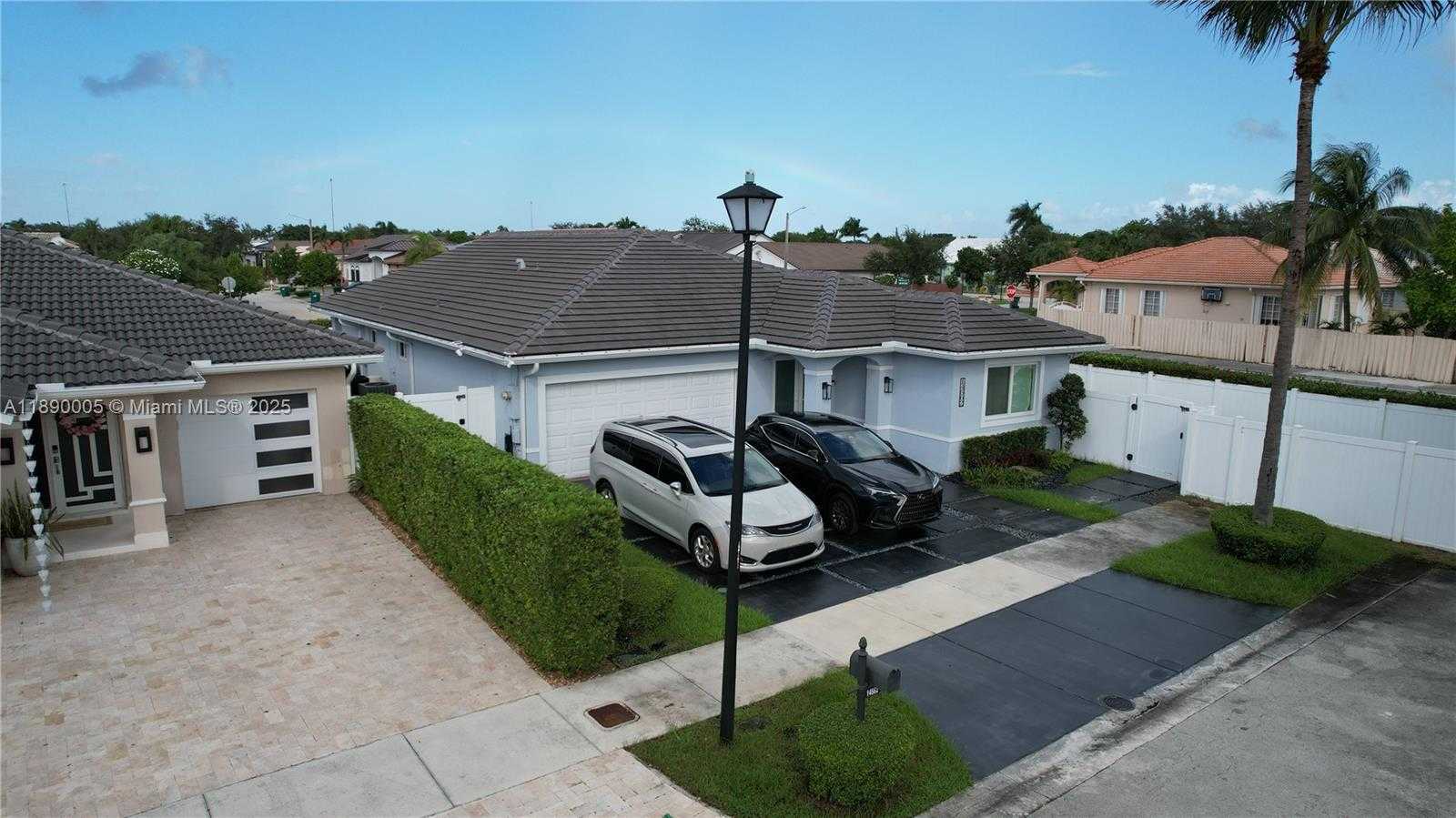 Small Image of 14562 NORTH WEST 88TH PL, Miami Lakes Number 4