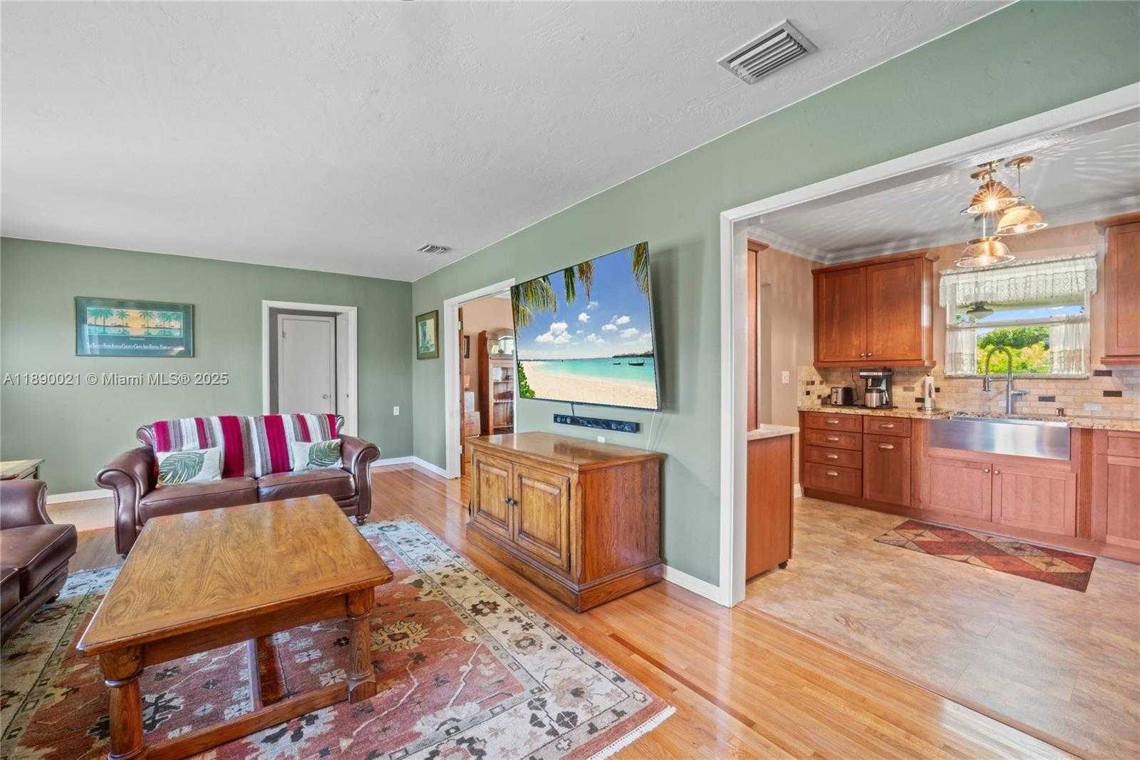 Small Image of 16530 SOUTH WEST 232ND ST, Miami Number 16