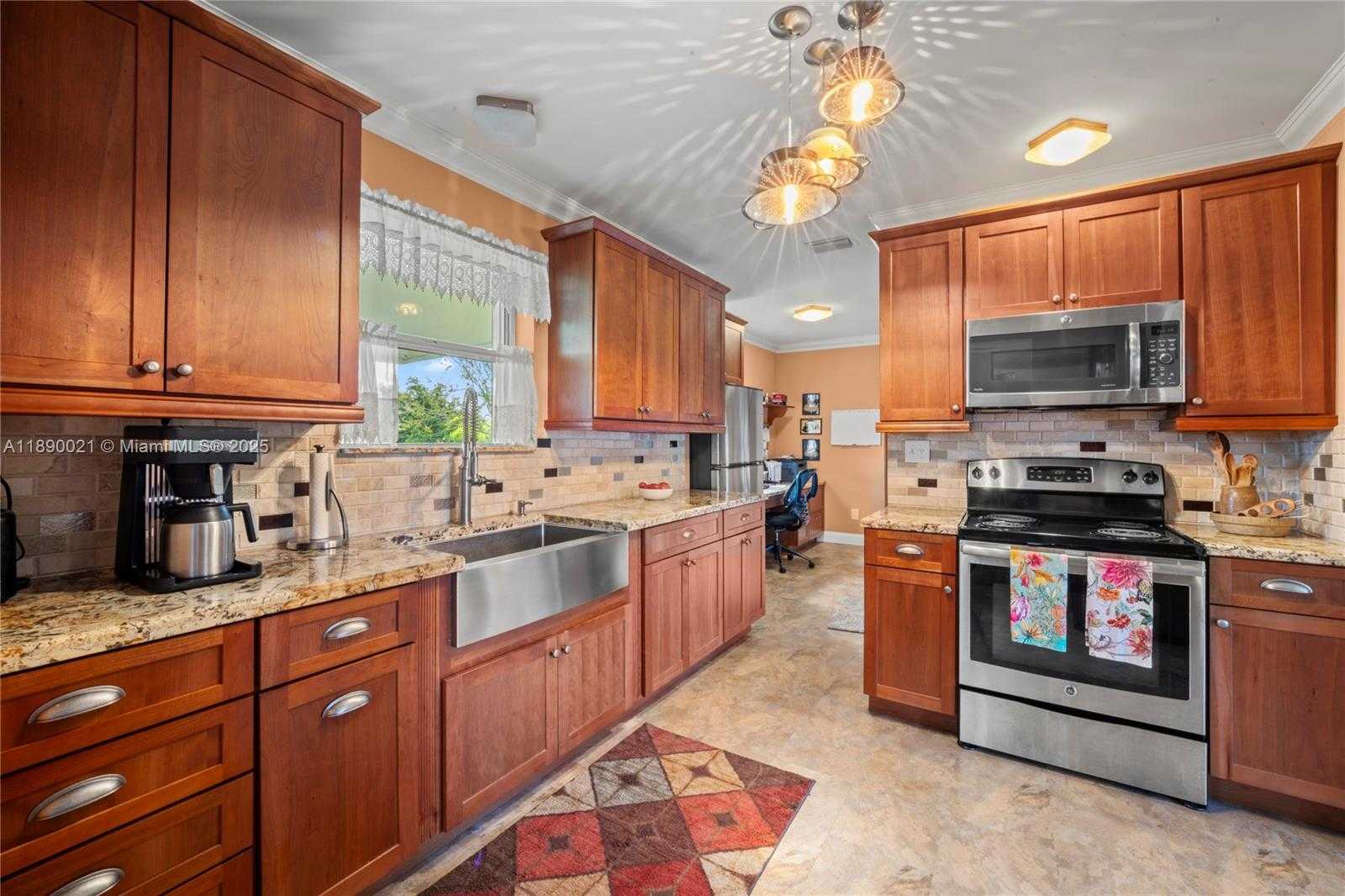 Small Image of 16530 SOUTH WEST 232ND ST, Miami Number 23