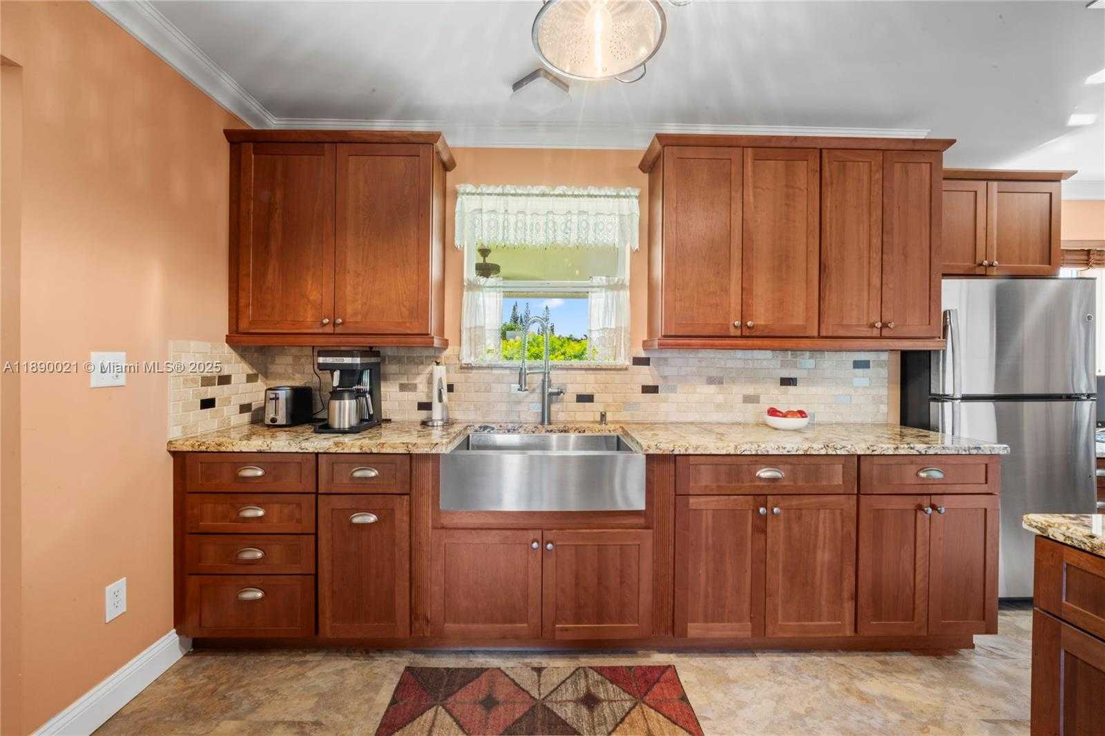 Small Image of 16530 SOUTH WEST 232ND ST, Miami Number 25