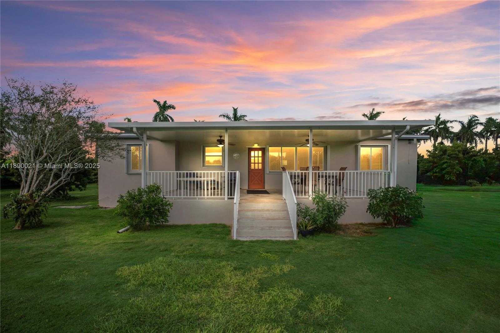 Small Image of 16530 SOUTH WEST 232ND ST, Miami Number 3
