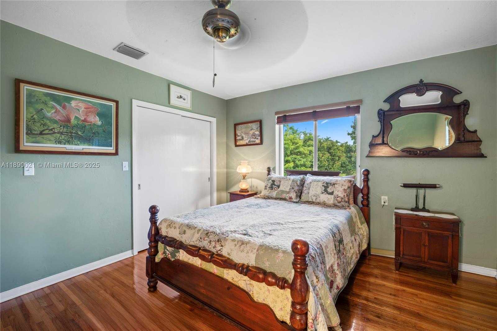 Small Image of 16530 SOUTH WEST 232ND ST, Miami Number 31