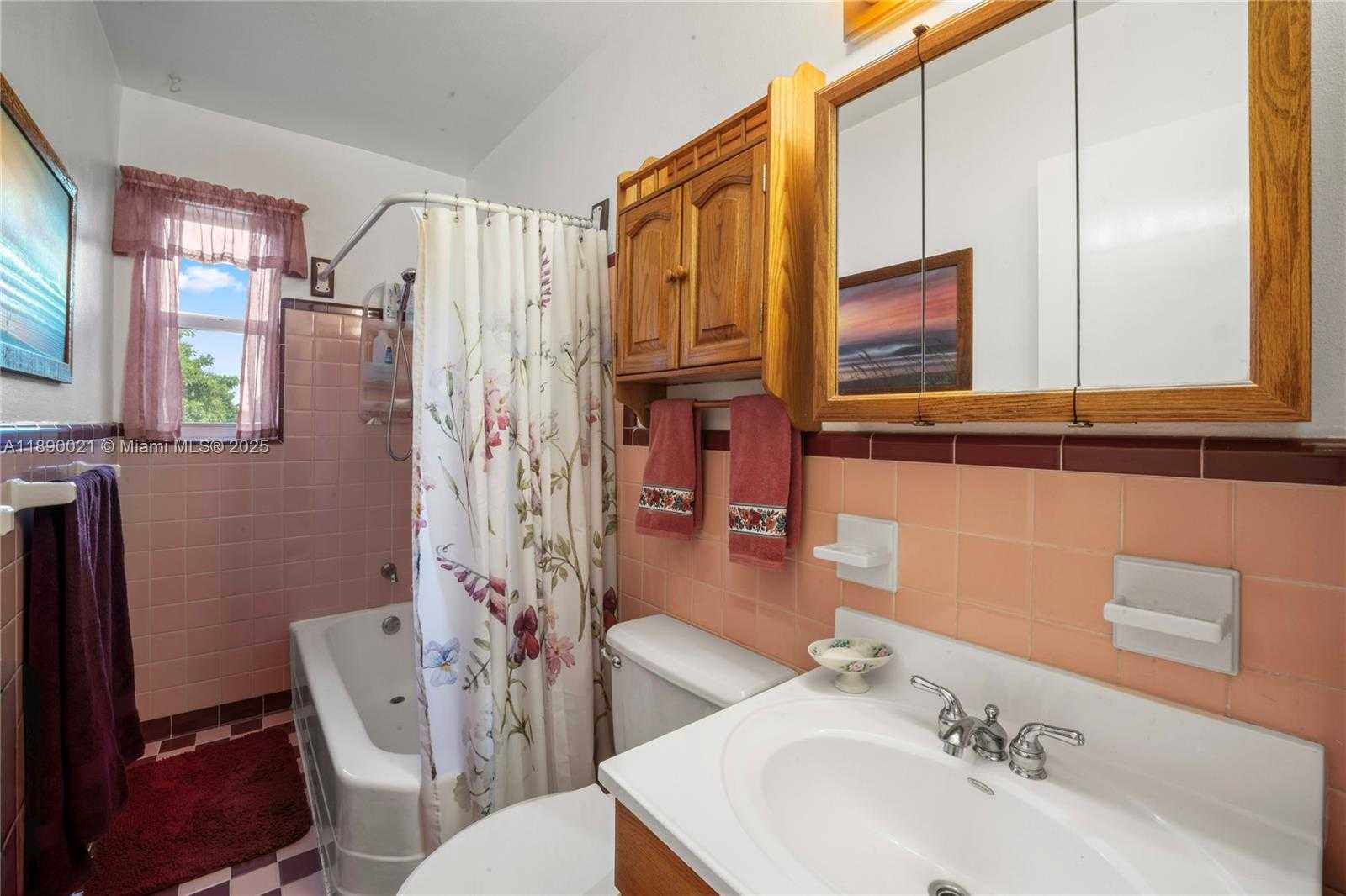 Small Image of 16530 SOUTH WEST 232ND ST, Miami Number 32