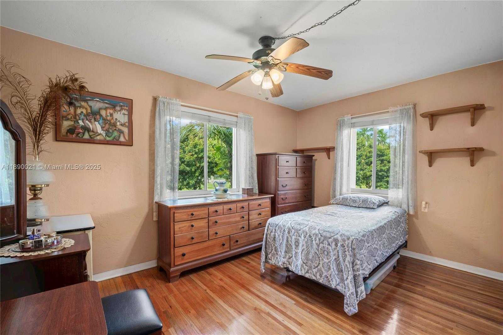 Small Image of 16530 SOUTH WEST 232ND ST, Miami Number 33