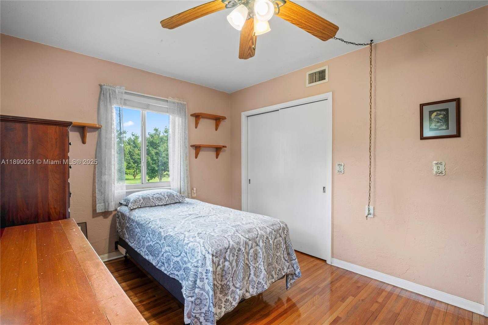 Small Image of 16530 SOUTH WEST 232ND ST, Miami Number 34